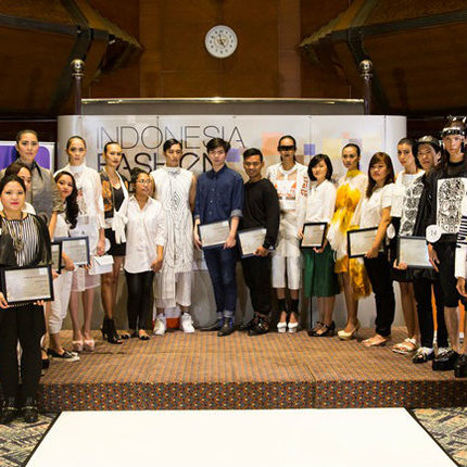  Kompetisi Desain Mode Menuju Indonesia Fashion Week 2015