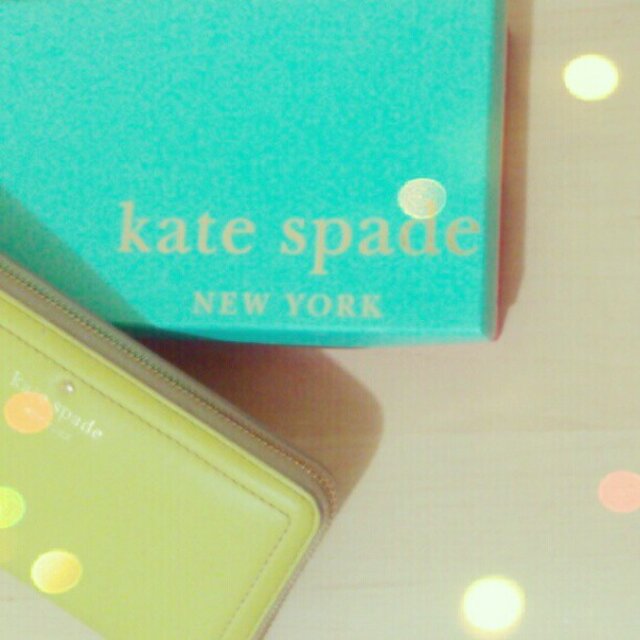 I hope I'm lucky to win the #katespade bangels @clozettedaily. This is my favourite #katespade item a mot street edition #wallet