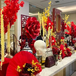 GUESS Shimmer Soiree: Koleksi Glamour Sambut CNY 2025