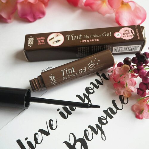 <div class="photoCaption">Have you tried the new Eyebrow Tint?? This was my first Eyebrow Tint I bought when it was launched last year. I have been using it quite frequent ever since I bought it because I am pretty impressed with the result. 😍😍 The tint actually lasted up till 5 days or a week! 👍 So I don't need to draw my eyebrow every morning now. A more detailed review link on bio. Have any of you tried the eyebrow tint? ❤❤ I am currently looking out to try other brands of eyebrow tint too. Share me if you have encountered one that is good. 😘😘✨ #clozette</div>