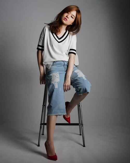 <div class="photoCaption">Today's theme - relax and chill out! 👚👖: @pepperkokosg
Quote JULIANA10 and receive $10 off when you spend more than $40 at Pepperkoko.com.sg.
#clozette #ootd #pepperkokosg</div>