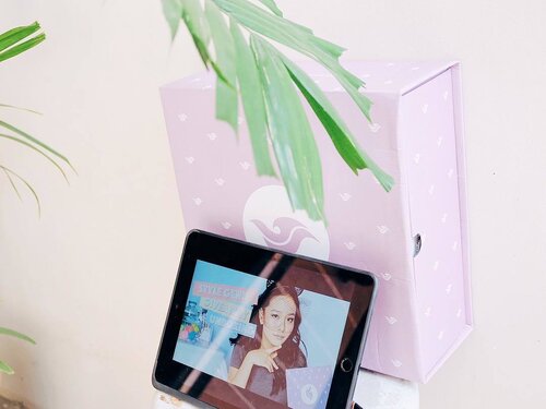 <div class="photoCaption">Hey guys! Have you watched my latest video? I'm giving away this @stylegenieofficial surprise me box to one of our lucky follower! Head on now to my channel to know how. Link on my bio! ✨💗 btw, use my code #HKRISTINEXSG to get 10% off at any surprise me box! 😘 #clozette</div>