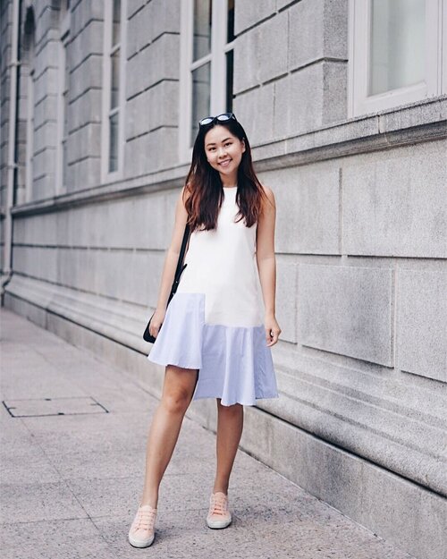<div class="photoCaption">Quite into asymmetrical dress recently. And of course, pair it with sneakers and I'm good for the weekends 😎😎🤘🤘 Check out @danityroses for new launches!💙 #clozette</div>