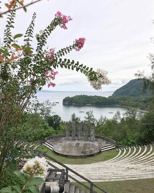 <div class="photoCaption">Savoring my last day here in Bicol! Let me know if you guys want a blog post of the places that I went!❤️ Flying back to Manila tonight! ✈️ #DhenGoesToBicol #DhenTravelDiaries</div>
