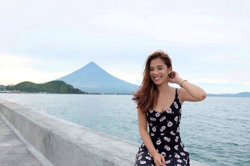 <div class="photoCaption">HAPPY INDEPENDENCE DAY! ✨
I do obviously enjoying my freedom. I hope you guys eventually live the life you want to live and I hope nothing haunts you forever. Lastly, I hope you’re all kind to yourselves — don't forget to seize every moment of your life. ❤️ #DhenGoesToBicol #DhenTravelDiaries</div>