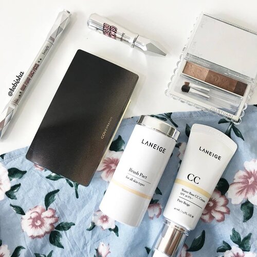 <div class="photoCaption">My trusty base and brow products for this weekend!
Heading out for brunch with hubby, finally some precious dating time 💕
#weekend #longweekend #makeup #laneige #laneigesg #covermark #covermarksg #benefit #benefitsg #jillstuartbeauty #beauty #clozette</div>