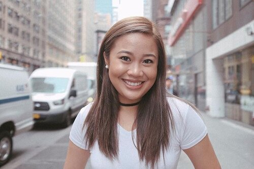 <div class="photoCaption">Hello!! I have free wallpapers for you. Check my IG stories and feel free to screenshot them! 💛 📸: @tpanaguiton #clozette</div>