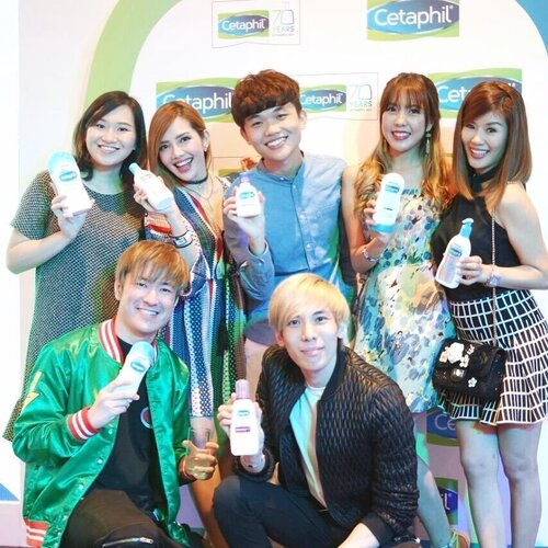 <div class="photoCaption">Let's celebrate healthy skin @cetaphilsg's 70th anniversary together!💕 Simply drop by @ion_orchard B4 to get your skin analysed, score a free travel size pack of skincare goodies and build the cutest Cetaphil gentle skin cleanser nano blocks keychain!
Go check it out!😘
•
•
•
•
•
#cetaphil #cetaphilturns70 #womsg</div>
