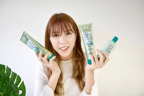 <div class="photoCaption">Dear hair, I know it has been tough for you to go through all the chemical treatment and constant heat damage causing you to break and drop off easily. 😭
I'm so happy we finally found hair care with 0% harsh chemicals that provides a gentler yet effective cleanse, making you stronger & healthier than ever 💪🏻 Great to see a brand new you!
•
•
•
•
•
#healthierthanever #sulfatefree #parabenfree #colorantfree #everstrong #lorealparissg #shampoo</div>