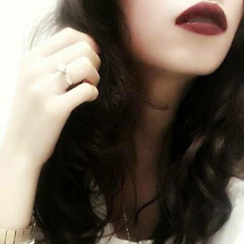 <div class="photoCaption">Missing my long and natural curly hair 😍👑 #throwback #beauty #makeup #lipstick #redlips #vscocam #vscoph #igers #igersmanila #blogger #bloggerph #clozette #teamshirubi 👑</div>