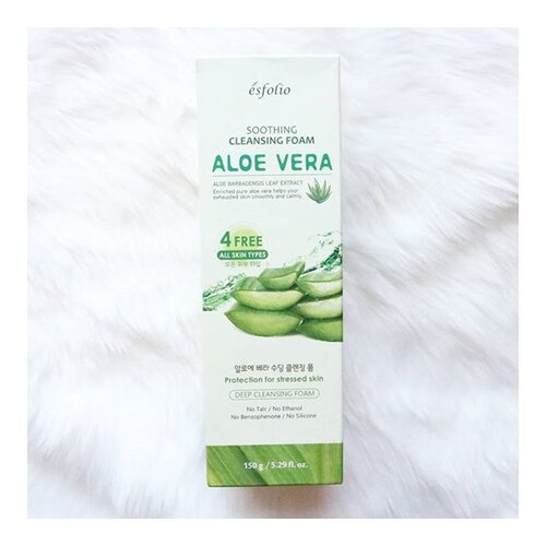 <div class="photoCaption">What's my new favorite cleanser? Read my review on the @esfolio_philippines soothing aloe vera cleansing foam on www.makeupinmanila.com ❤ link in bio ❤ #clozette</div>
