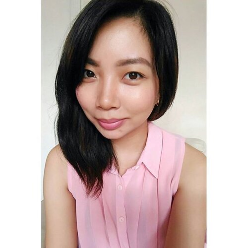 <div class="photoCaption">Posting this annoying selfie because Saturdayyy MLBB 😁 I'm wearing @makeupworldph Pucker Up Matte Lipstick in Dublin. Just reviewed this on www.makeupinmanila.com, so read it now! 😘 @banilacoph It Radiant CC Cream and @ebadvance for the brows ❤ #clozette</div>