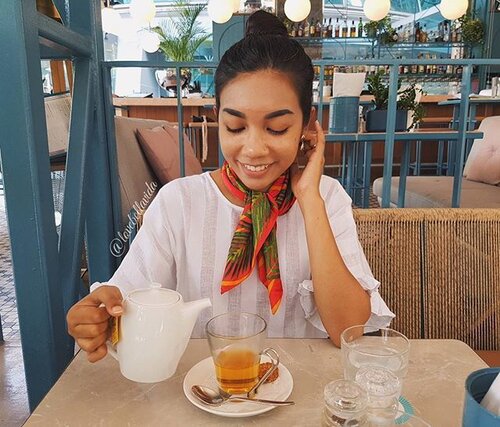 <div class="photoCaption">Style Tips: A scarf adds character to an otherwise plain outfit.
Photo by📷: @shinemanson
#prive #orchardroad #ootd #ootdinspired #zara #scarf #styletips #clozette #starclozetter #clozettebloggerbabes #fashionblogger #fblogger #lifestyleblogger #lblogger #beautyblogger #bblogger #sgblogger #sgfashionblogger #influencersg #bloggersunlimitted #influencersunlimited #sglife #sglifestyle #igsg</div>