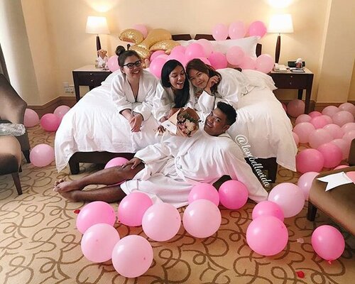 <div class="photoCaption">💞👰Surprised by the bridesmaids/sisters. I love you all long time.
#MrMrsPrashant #fullertonhotel #teambride #bridalparty #bridesmaids #groomsmen #weddingbells🔔 #heputaringonit💍 #2017bride #sgbride #wedmin #clozette #starclozetter #clozettebloggerbabes #fashionblogger #fblogger #lifestyleblogger #lblogger #sgblogger #sgfashionblogger #influencersg #sglife #sglifestyle #igsg</div>