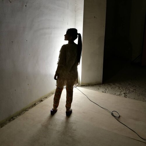 <div class="photoCaption">Me behind the scene, thank you my back shadow buat I nampak keding dong 😂😂😂 catch me at the mines at 3-5pm... #DiscoverTheMines #OOTR #MINESRayaFashionShow #OOTD #LambaianDesadiAidifiltri #CasualRaya
#syafierayamincom #blogger #iger #igermalaysia #BeautyBlogger
#Malaysianblogger #lifestyleblogger
#lovetheraphy #art #artist
#youtuber #clozette #influencer #like4like
#comment4comment #mommyblogger #ClozetteBloggerBabes #ShopMyEnvicase</div>