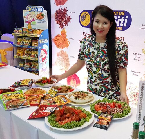 <div class="photoCaption">Korang nak tahu tak, sebelum hari ni pun, I memang masak guna serbuk @rempahratusmaksiti dalam setiap masakan I, rasa tak lengkap nak hasilkan makanan sedap-sedap tanpa serbuk rempah ratus mak siti.
Kalau masak kicap memang anak I makan sampai licin gitu.. #rempahratusmaksiti
#ingatmakingatmaksiti
#syafierayamincom #blogger #iger #igermalaysia #BeautyBlogger
#Malaysianblogger #lifestyleblogger
#lovetheraphy #art #artist
#youtuber #clozette #influencer #like4like
#comment4comment #mommyblogger #ClozetteBloggerBabes #ShopMyEnvicase #MyEnvicase</div>