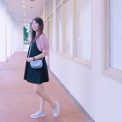 <div class="photoCaption">I think this dress can wear until I have someone living in my womb! Hahahaha 😂</div>