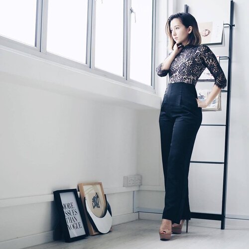 <div class="photoCaption">TGIF kitties! What a hectic it had been prepping for my 🏠and I'm so glad the weekend is finally here ❤ Going to be dropping off another bag of clothes at @refashsg this weekend... do look out for them at their @orchardgatewaysg pop up store happening next week!
.
#clozette #ootd #leneyootd #doublewootootd #sgig #monochrome #doublewoot</div>