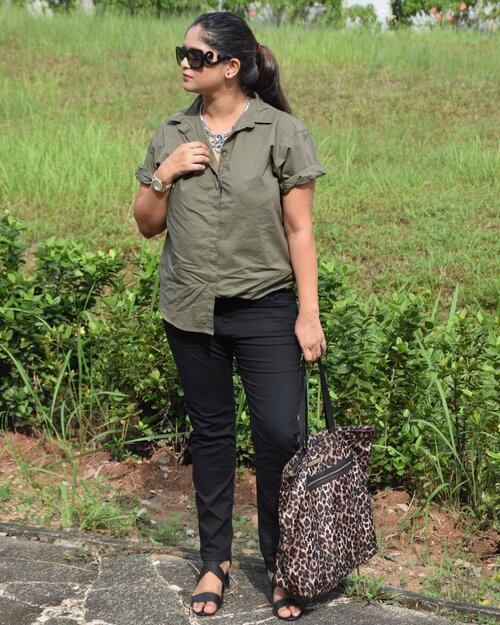 <div class="photoCaption">Sunday best carrying my favourite tote of all times @victoriassecret 😎
I'm crushing over this color lately, what about you ??
#ootd #ootdmagazine #photooftheday #streetstyle #fashionista #bloggerbabe #malaysianblogger #fashionblogger #lifestyleblogger #clozette #sapphireziva</div>