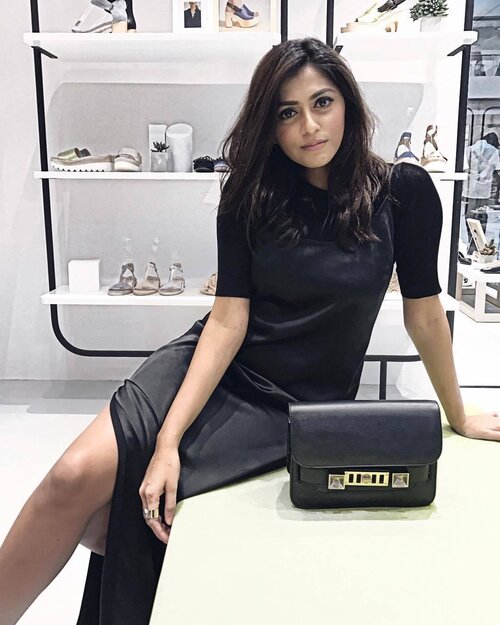 <div class="photoCaption">At @e_q_i_q's Shopping Party earlier today. Also how perfect is this black slip dress? 👌🏼Wearing both top and dress from @e_q_i_q 🙌🏼 #eqiq .
.
.
.
.
.
.
.
.
.
.
.
.
.
#stylexstyle #clozette #clozetter #stylemacarons #styleinspo #fashioninfluencer #wearitloveit #fashionbloggerstyle #mbs #makeyousmilestyle #lovelysquares #lookoftheday #lookdujour #prettylittleiiinspo #darlingmovement #me #aboutalook #realoutfitgram #amblifeisbeautiful #fashiondiaries #sgfashion #fashionista #streetstyle #wiwt #ootdsg #styleblogger #fashiongram #stylegram</div>