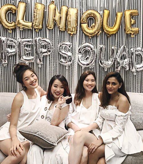 <div class="photoCaption">White party for @cliniquesg's pep start launch! With the best squad ever ❤️
Thank you @hlrys for the picture 😘
#cliniquesg #clinquepepstart #greatskincanbecreated 💕
.
.
.
.
.
.
.
.
.
.
#vscocam #lotd #motd #latergram #igsg #igdaily #igers #instadaily #vscomakeup #makeup #botd #sgig #clozette #makeupoftheday #clozetter #sgmakeup #sgbeauty #sgbblogger #bbloggers #stylexstyle #sgbloggers #whiteparty #makeupartist #ootdsg #minimalist #makeupartist #beauty #clinque</div>