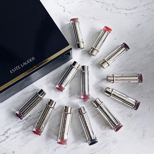 <div class="photoCaption">This is some serious lipstick goals, thank you @esteelauder 💄💋The NEW Pure Colour Love range comes in 4 daringly playful finishes; Ultra Mattes, Shimmer Pearls, Cooled Chromes and Edgy Cremes! Every shade is so unique, I literally can't choose one as my favourite 🙈 #esteelauder #lovelipremix ..........#vscocam #lotd #motd #latergram #igsg #igdaily #igers #instadaily #vscomakeup #makeup #botd #sgig #flatlaytoday #clozette #makeupoftheday #clozetter #sgmakeup #sgbeauty #sgbblogger #bbloggers #stylexstyle #sgbloggers #flatlay #makeupartist #flaylayoftheday #minimalist #makeupartist #beauty #sephorasg</div>