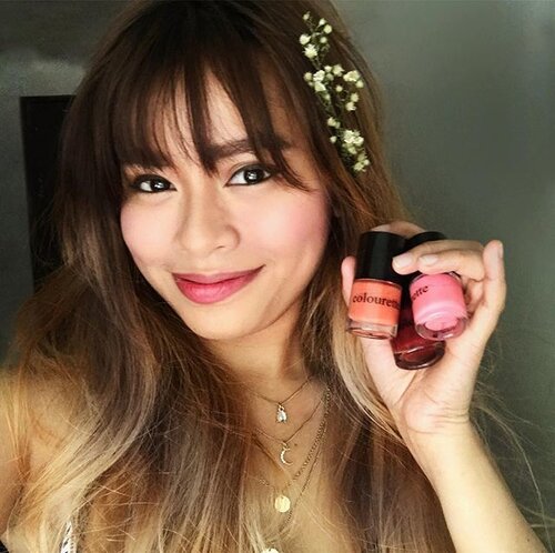 <div class="photoCaption">Pabebe lang ang peg with matching flowers lang sa hair. 😂 I just posted my review about these #ColourTint by @colourette.cosmetics 💖 Also, if you wanna see what each shades look like on my lips and cheeks then go to www.itsmariahazel.com 💋
PS: This is not your usual water-based tint, it has argan oil. 😉 PPS: Na-late ako sa office dahil nageffort ako ipublish this morning. Haha 😹 #Colourette #ColourTint #ColouretteClique #Clozette</div>