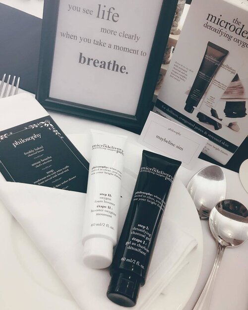 <div class="photoCaption">Pretty sure I woke up with fairer and brighter skin today! I'll strongly recommend #philosophysg Oxygen Peel because the results are instant!! ✨ Available in Sephora from 17 Aug onwards!</div>