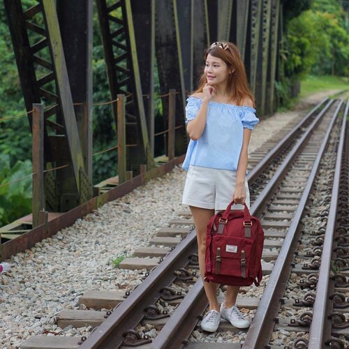 <div class="photoCaption">Brought my new Doughnut bag out for a walk today! Love the compartments in the bag. It actually comes in a lot of different colours but I ended up choosing one of my usual colours again 🤣 #maybelineootd #bagstoresg</div>