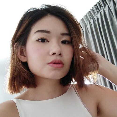 <div class="photoCaption">Selfie 🔛
Posted time-lapse stories on More for today
Base
@laneigesg skin veil cushion in purple & light green
Water glow base corrector in light pink & gel foundation in 21
Powder
@Guerlainsg meteorites & blush
Eyes
@rimmellondonsg Shake brows & shake mascara
@inglotsingapore liquid eyeshadow
@cliosingapore WP brown liner
Lips
@thefaceshop_sg Moisture lipstick 03
Hair
@numestyle for tousled hair
@joicosg instant shampoo
#clozette</div>