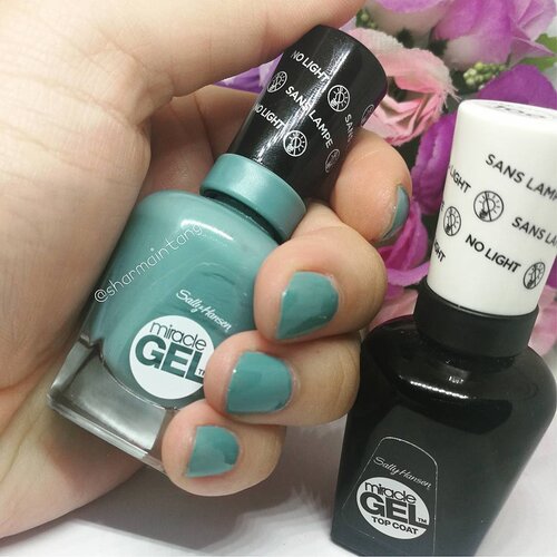 <div class="photoCaption">I've been a big fan of this series of nail polishes but these days I'm too lazy to paint them.
Fyi, my nails were painted on Wednesday! It's been 4 days and they're looking pretty good (in my books that is)
I highly highly recommend the top coat because I use it with my other nail polishes and it REALLY helps to keep it on! Give this a go if you haven't!
#clozette #igmakeup #instamakeup #sgmakeup #sgblogger #beautyblogger #blogger #meccabeautyjunkie #hudabeauty #flatlay #instalike #glam #nailpolish #nails #manicure #sallyhansen</div>