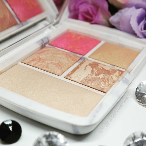 <div class="photoCaption">A close up of the #hourglass Ambient Lighting Edit Palette.
Isn't the marbling just beautiful? I'm really lucky I got my hands on it and I'm wondering if I should pick up their individual bronzers. 🤔🤔🤔 Anyway, Happy Sunday!
#clozette #igmakeup #instamakeup #sgmakeup #sgblogger #beautyblogger #bblogger #motw #makeuplover #makeupaddict #makeupcrazy #makeupjunkie #makeupporn #wakeupandmakeup #meccabeautyjunkie #hudabeauty #flatlay #makeuphoarder #makeupmess #makeuphaul #makeup #sephora #beatthatface #lipstickjunkieforever #palette #instalike #glam #ambientlightingedit</div>