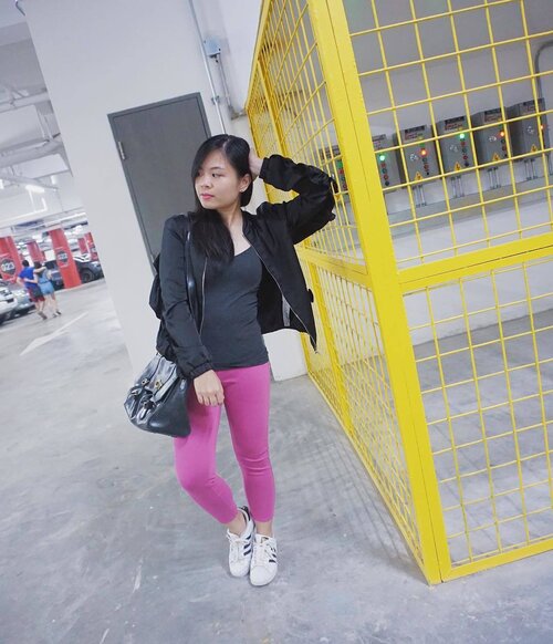 <div class="photoCaption">Out and about 💃🏻
.
.
.
.
.
.
#STATUStribe #clozette #clozetteco #vscocam#vsco #vscoph #vscophile #vscophilippines #outfitgoals #fblogger #fashiondiaries #lotd #realoutfitgram #streetstyleluxe #whatiwore #stylestalkerphilippines #ootd #love #ihavethisthingwithwalls @basicdaily #basicdaily #cattlemilkshakebar #peopleofcolor #peopleofmanila #artist #art #passion #stylefeedph #philippines #filipina #ootdph</div>