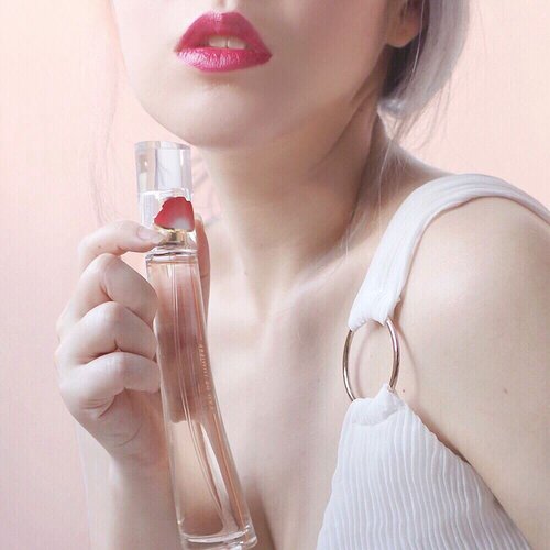 <div class="photoCaption">Poppy poppin' with @kenzoparfums
•
•
•
•
•
#fatalframes #illgrammers #agameoftones #heatercentral #way2ill #killeverygram #createcommune #vscophoto #moodygrams #visualambassadors #pursuepretty #cerealmag #postitfortheaesthetic #kinfolk #singaporeinsiders #sgig #igsg #instagramsg #welovecleo #clozette #singapore #vscogram #vscophile #vscodaily #mindtheminimal #minimalmovement #peoplescreatives #sgblogger #singaporeig #sginstagram</div>