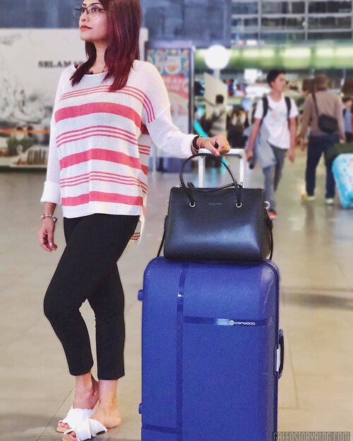 <div class="photoCaption">Can't wait to get some BLUE VITA-Sea and burn my skin! Off to nature this early morning to start the real #holidaymood on. See you guys in a few days, unless I get wifi available!
_____
#hoidayvibe #greenstory</div>