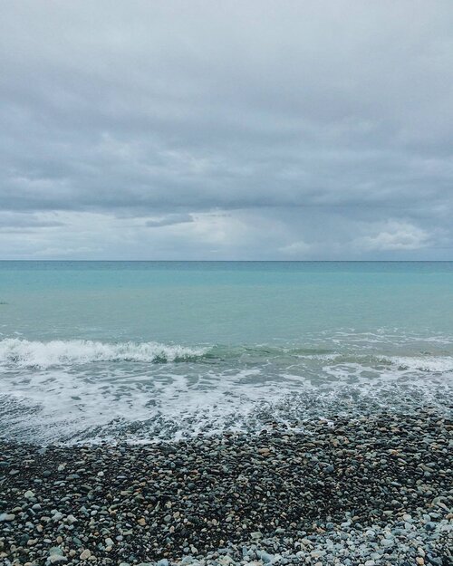 <div class="photoCaption">Constantly posting beach photos to remind everyone that behind the strong waves in your life which you think you cannot overcome, there will always be a time when those waves will stay calm, allowing you to take over them and stand against them to fight your own battle. 🙏🏻 Everything will get better, trust me.</div>