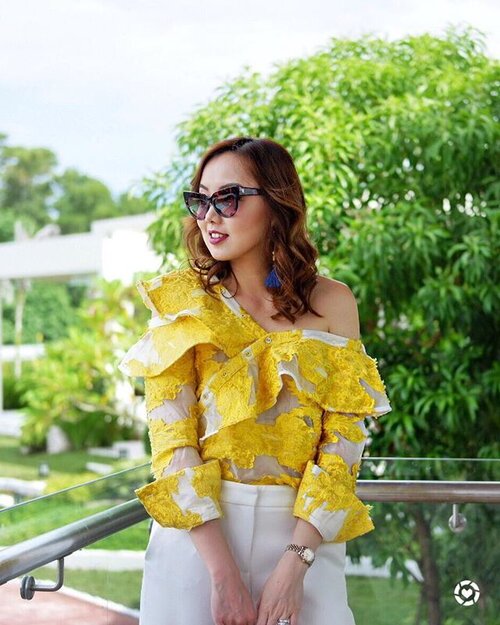 <div class="photoCaption">Talking about taking the time off from social media on my blog now and this ruffle number too. Love how my @peron.ph tassel earrings complemented my top. (Click link in bio for full outfit deets) http://liketk.it/2rQ4E #liketkit @liketoknow.it #sheilovesootd #clozette</div>