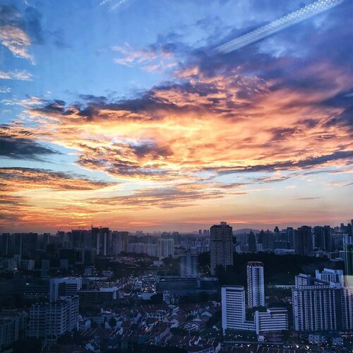 <div class="photoCaption">When the sky catches fire 🔥 .
.
.
.
.
#sky #instagood #latergram #skyfire #fireinthesky #clouds #sunset #sun #art #artsy #artistic #clozette #starclozetter #clozetteco</div>