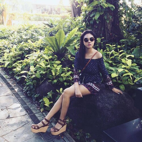 <div class="photoCaption">Down with a nasty cold now- at the most crucial timing. I guess I've overexerted myself this period but ah wells. Here's to better days soon. ✌🏻️😎----#clozette#twrootdPhoto by bestie @ericiism 💋</div>