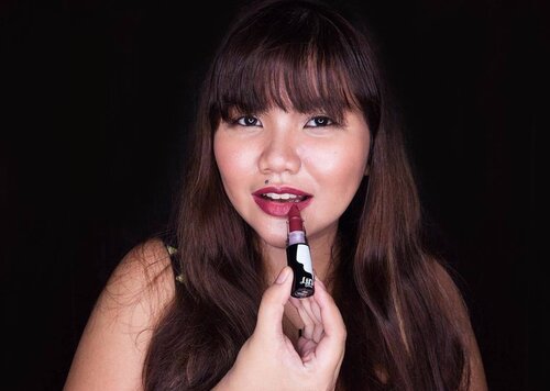 <div class="photoCaption">#BlancheBloggerMail 💌
.
I put my big girl lippie on as I face my day with a "Roar" 🦁 Happy Monday, everyone! ✨ #Clozette
.
Make Up: @altheakorea
Lipstick: Roar (@lipzdiva)
Haircare: @beautycareessentials
MUA: @blanchecarpio
Photographed by: @sunnytcastro</div>