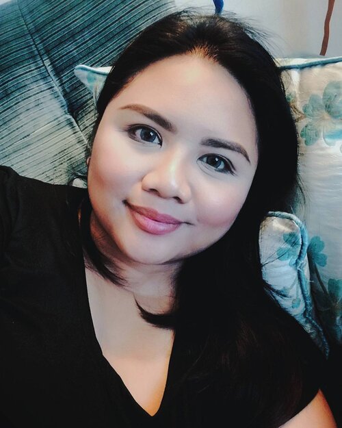 <div class="photoCaption">🎶 Friday, Friday, gotta get down on Fridaaaaaay 🎶 Looking forward to the weekend. I plan to just chill and relax (chillax south-style hahaha)! .
What about you, what are your weekend plans? #tgif #weekend #selfie
.
.
.
.
.
.
.
#bbloggers #bbloggersph #beautyblogger #beautybloggersph #bbloggersasia #phbloggers #beautynews #blogging #bloggerlife #bloggersgetsocial #beautygram #beautytips #beautyblog #instabeauty #instadaily #clozette #photooftheday #manilablogger #vscocam #vscoph #vscobeauty #philippines #makeupaddict #makeuplover #selca #samsungnx #snapseed</div>