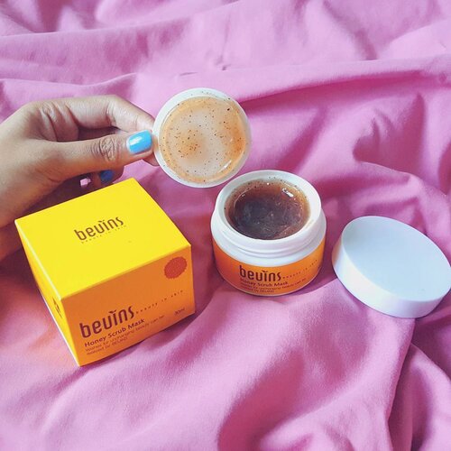 <div class="photoCaption">HAPPY MONDAY EVERYONE!
I got this skincare product from my Althea Korea Beauty Box "Get Ready With Me" edition and I've been using this for the past 2 months. I LOVE THIS PRODUCT A LOT. It works wonders on my skin. It is basically composed of manuka honey and walnut powder scrub that exfoliate your skin. It removes dead skin cells and fills your skin with rich nutrients.
I apply this 2x per week on a freshly cleansed face. I gently massage my skin for about 30 to 45 seconds then leave it for 10 to 15 minutes. It warms your skin for the first 10 seconds to 2 minutes but the sensation gradually decreases. You may also notice some redness on your face but don't be bothered as the blood supply is just increasing on the surface of your skin. I wash it off with lukewarm water.
It leaves my skin smooth and super supple. It feels like my skin has been replenished and the effects are noticed immediately.
.
.
.
.
.
.
.
.
#clozette #beautybox #altheakoreaph #altheakorea #bloggerph #vloggerph #asianbeautyblogger #getreadywithme #grwm #asianbeautyvlogger #stylehaul #stylehaulph #stylehaulpartner #like4like #l4l #beuins #skincare #manukahoney #walnutpowder #koreanskincare #beauty #scrub #facialscrub #exfoliate #exfoliation</div>