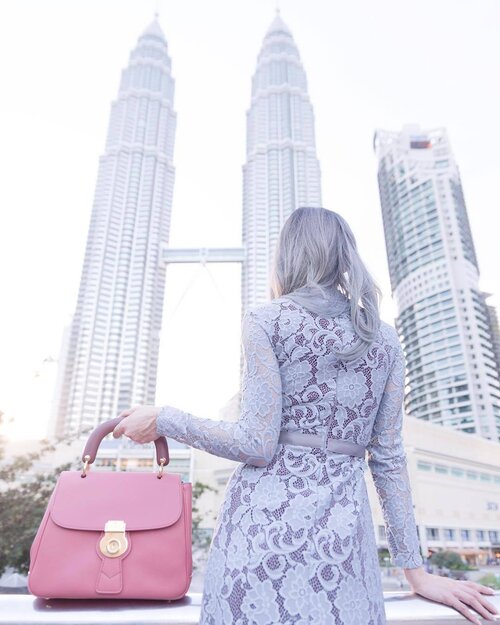 <div class="photoCaption">When you're wearing a gorgeous dress, carrying an elegant #TheDk88bag and staring at this view, it requires an iconic still image.
...
More pictures on my #blog now and find out about my life with Burberry's DK88 Bags. #DivaLovesBurberry
.
.
#burberry #fashion #fashionblogger #blogger #klccpark #mixandmatch #kualalumpur #pink #stylist #style #itsmylife #fashionista #fashionpost #instafashion #clozette #hotd #ootd #outfit #twintowers</div>