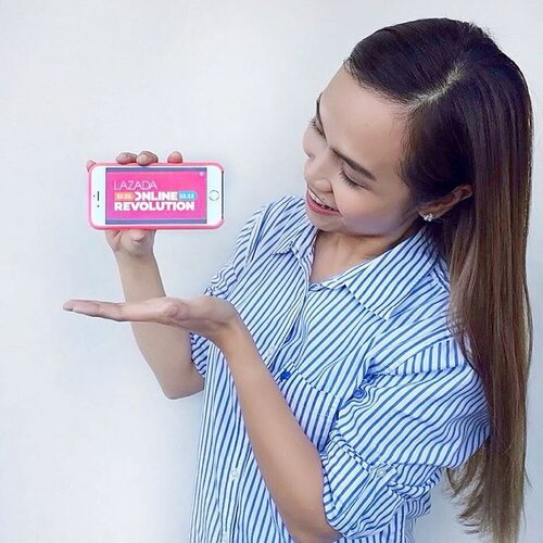 <div class="photoCaption">Are you ready for ONLINE REVOLUTION Mark your calendars, because the biggest online shopping sale in the Philippines will start this November 11!!! 1️⃣1️⃣➡️1️⃣1️⃣💕 Join the #LazadaForAll contest and win the prize you love to bring home this Christmas ❤️ 1. Regram this post.📲 2. Go to the Lazada App and choose the item you want to win. ⌚️📱🛍 3. Post a photo of yourself showing the items in Lazada's app.💁 4. Use the hashtags: #LZDRevolution and #LazadaForAll #️⃣ 5. Ten lucky winners will receive their dream gift for Christmas. 🎄🎁 6. Terms and Conditions Apply. ✔️ Let's go shopping and win a Christmas gift from @lazadaph 🤗
#clozette</div>