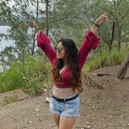 <div class="photoCaption">WILD HEART // FREE SOUL
.
#vsco #vscocam #inspo #boho #bohostyle#summer #instadaily #potd #lfl #collabph #fff #free #bloggerph #makeup #life #fashion #style #instadaily #blogger #clozette #hair #ad #photography #ootd #outfit #ootdph #outfitoftheday #photooftheday #travel #wanderlust #igers</div>