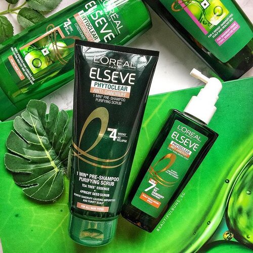 <div class="photoCaption">Having some dandruff issues with the crowning glory? Try out L'Oreal Paris' new PhytoClear range - it's free of silicones, and naturally eliminates dandruff relapse with its tea tree essential oil ingredient. The range consists of 6 products, including a pre-shampoo purifying scrub, 3 variants of shampoo (for oily, dry or sensitive scalp), a detangling conditioner as well as a dandruff treatment spray! Out, damned (white) spot, I say 💆🏻 -
-
-
#lorealparissg #phytoclear @lorealhair #lorealhair #antidandruff #teatreeoil #teatree #shampoo #conditioner #hairscrub #clozette #instabeauty #igbeauty #slave2beauty #haircare</div>