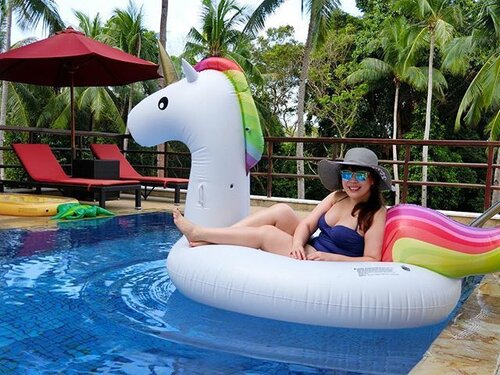 <div class="photoCaption">Unicorn dreams fulfilled! Spending a day in Bintan to chill with crazy friends 💖🦄 totes slathered up with sunblock (check out my instastories) as well as brought my hat that is a GWP for @neutrogena sun products! 😎 ---#unicorn #unicornfloat #privatevilla #poolside #neutrogena #beach #travelgram #instatravel #unicornparty #igsg #sgig #sgigtravel #beautyblogger #travelblogger #privatepool #privatepoolvilla #poolfloat #clozette</div>