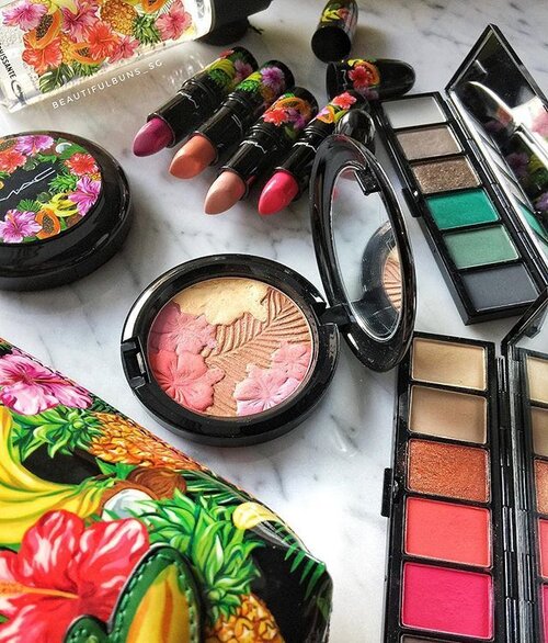 <div class="photoCaption">If you haven't yet checked out @maccosmetics ' summer range called the Juicy Fruity range, you're missing out! The colours are so cheery and bright, andddd that multi powder is amayzing - it functions as eyeshadow, blush, contour, and radiance powder. 🤗 -
-
-
#mac #maccosmetics #juicyfruity #맥 #eyeshadow #blush #contour #lipstick #lips #lipsticklover #clozette #slave2makeup #slave2beauty #slave2beautyy #makeupstash #makeupslaves #makeuphoarder #beautygram #beautyful #igbeauty</div>