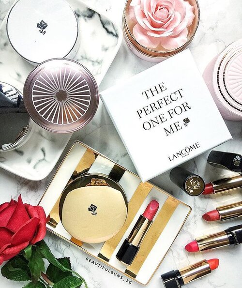 <div class="photoCaption">Yassss. I've always been a fan of Lancome cushion foundations - they were one of the first western brands to launch one, and they've since evolved several generations of this product. The latest one to join my lil cushion army is the Teint Idole cushion that promises high coverage with a matte finish. 😍 can't wait to try it outttt. In the meantime, stay strong everybardy, the week is halfway through! -
-
-
#lancome #lancomesg #teintidole #cushionfoundation #bbcushion #랑콤 #clozette #lips #lipstick #blush #rose #slave2beauty #slave2makeup
#slave2beautyy #instabeauty #makeupstash #makeuphoarder #luxurybeauty #gold</div>
