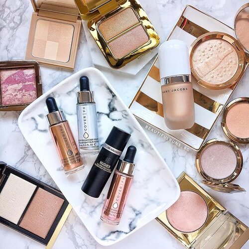 <div class="photoCaption">Super sexcited to play with my highlighters - glow baybeh, glow! But I'm not one for being a walking disco ball, so these are my picks for slightly subtle radiant finishings 💁🏻✨ Which ones have you tried, and which are your favourites? -
-
-
#highlighter #highlighting #glowbabyglow #tomford #hourglasscosmetics #bobbibrown #marcjacobsbeauty #marcbeauty #becca #beccaxjaclynhill #stila #coverfx #nudestix #sephorasg #clozette #luxurybeauty #beauty #instabeauty #톰포드 #바비브라운 #마크제이콥스 #coconutglow #makeupstash</div>